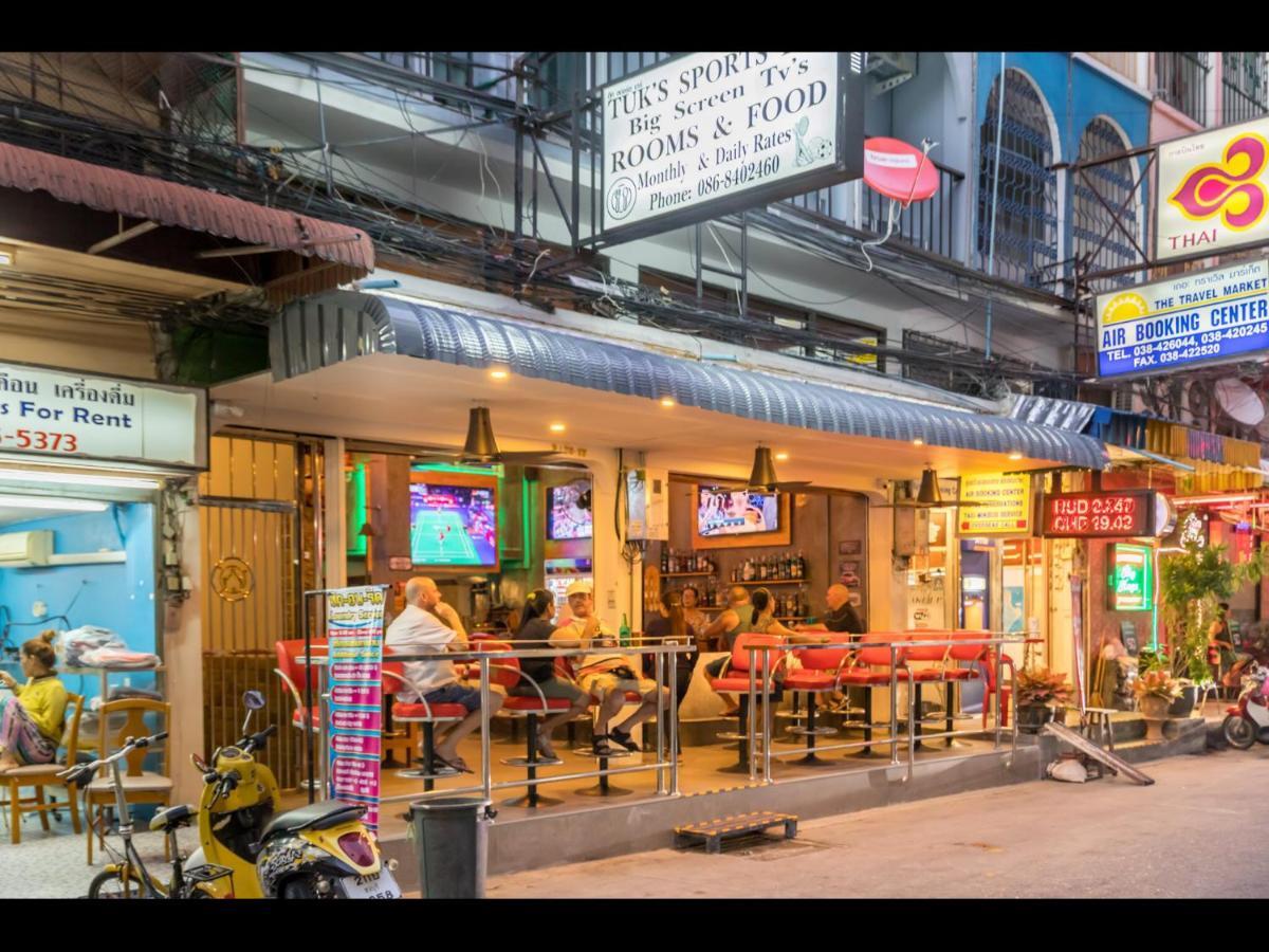 Tuk'S Sports Bar Hotel Pattaya Exterior photo